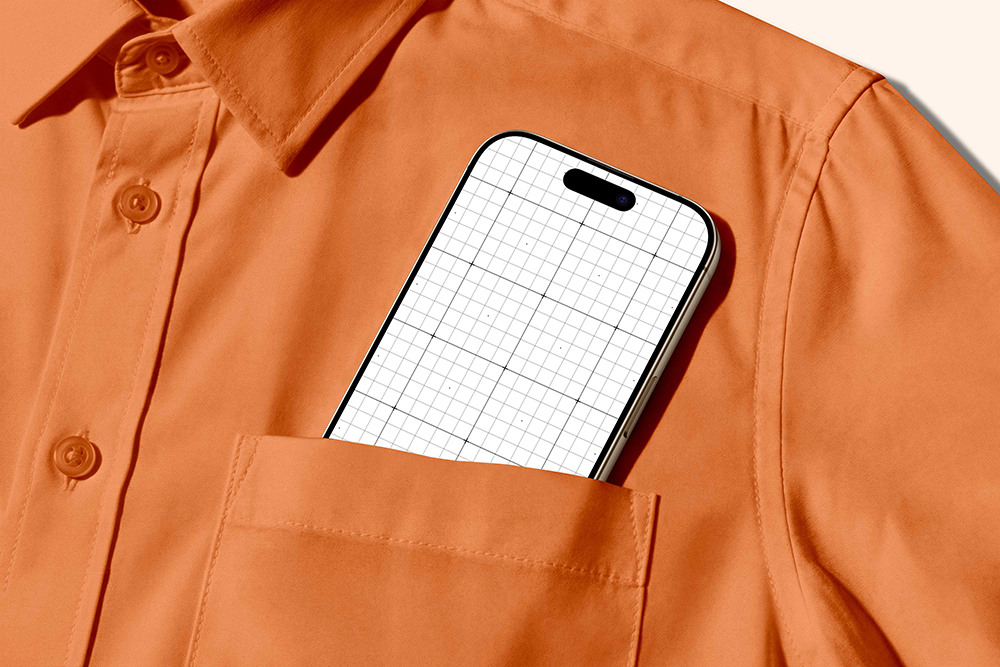 iPhone 17 Pro Max手机揣兜效果样机展示，呈现手机放入裤袋的逼真使用场景